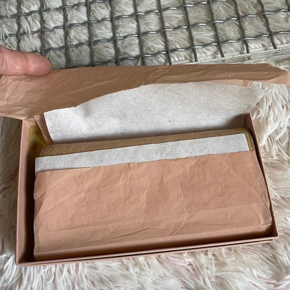 Authentic Miu Miu wallet - Picture 9 of 9